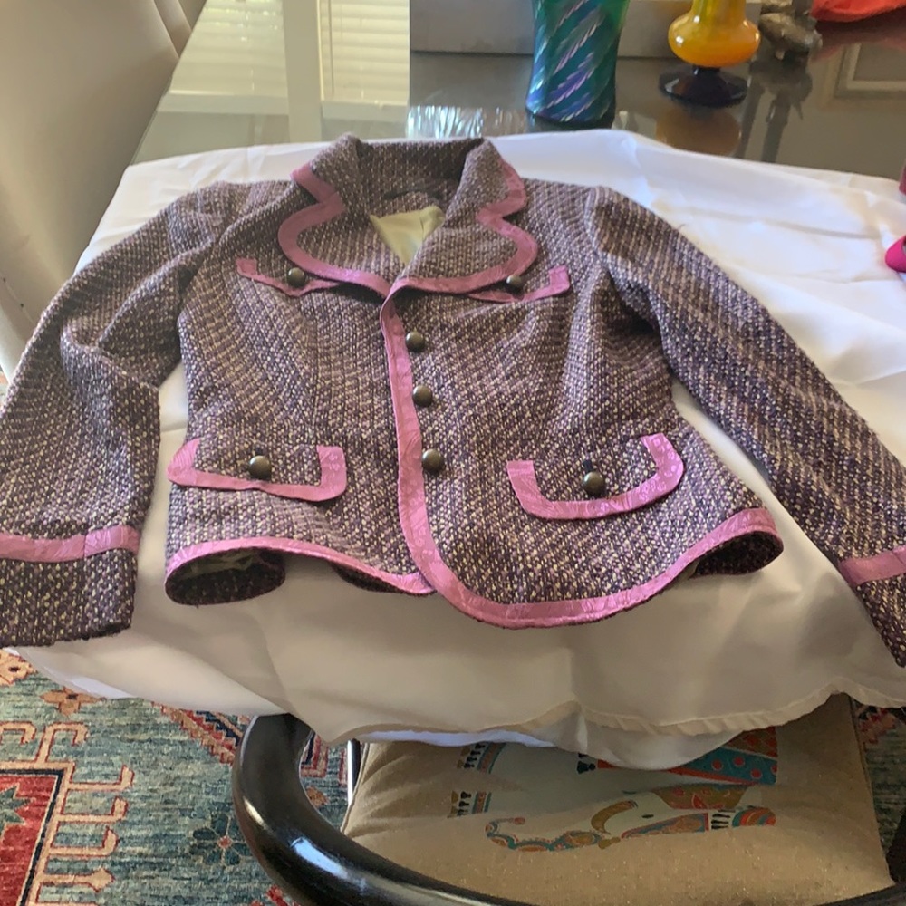 Elie Tahari tweed like suite jacket with silk trim